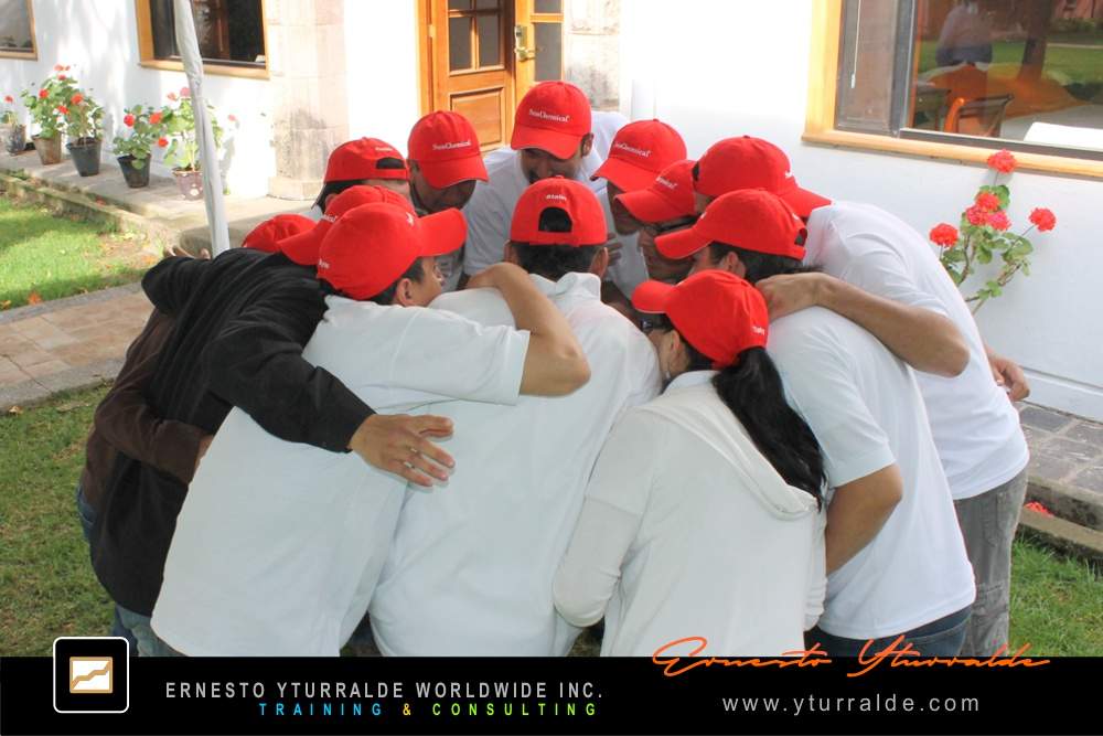 Talleres Lúdicos | Team Building LATAM Talleres de Cuerdas Bajas | Team Building Empresarial para el desarrollo de equipos de trabajo